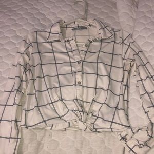 Plaid black and white cropped button up shirt